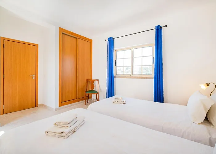 Duarte * 阿尔布费拉