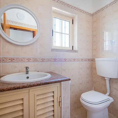 Duarte * Αλμπουφέιρα