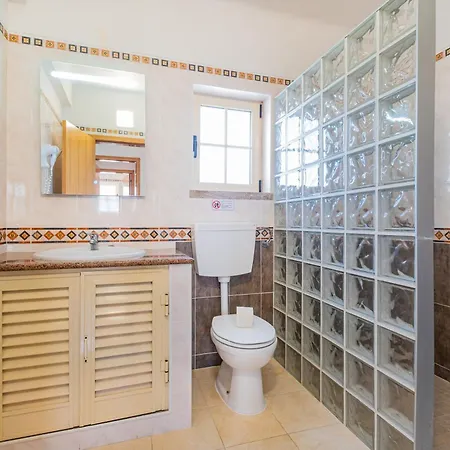 Duarte Βίλα Αλμπουφέιρα